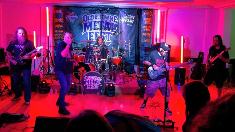 DARK CON OF MAN live